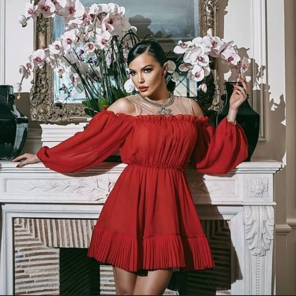 ❤️Final Sale Giambatista Valli x H&M red off shoulder dress with crystals - Picture 1 of 6